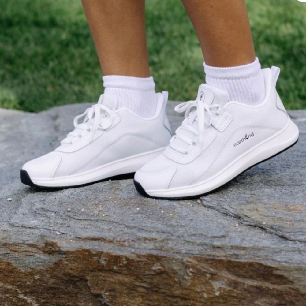 Earthing Sedona Women's White Sneakers Size 8.5 NWT